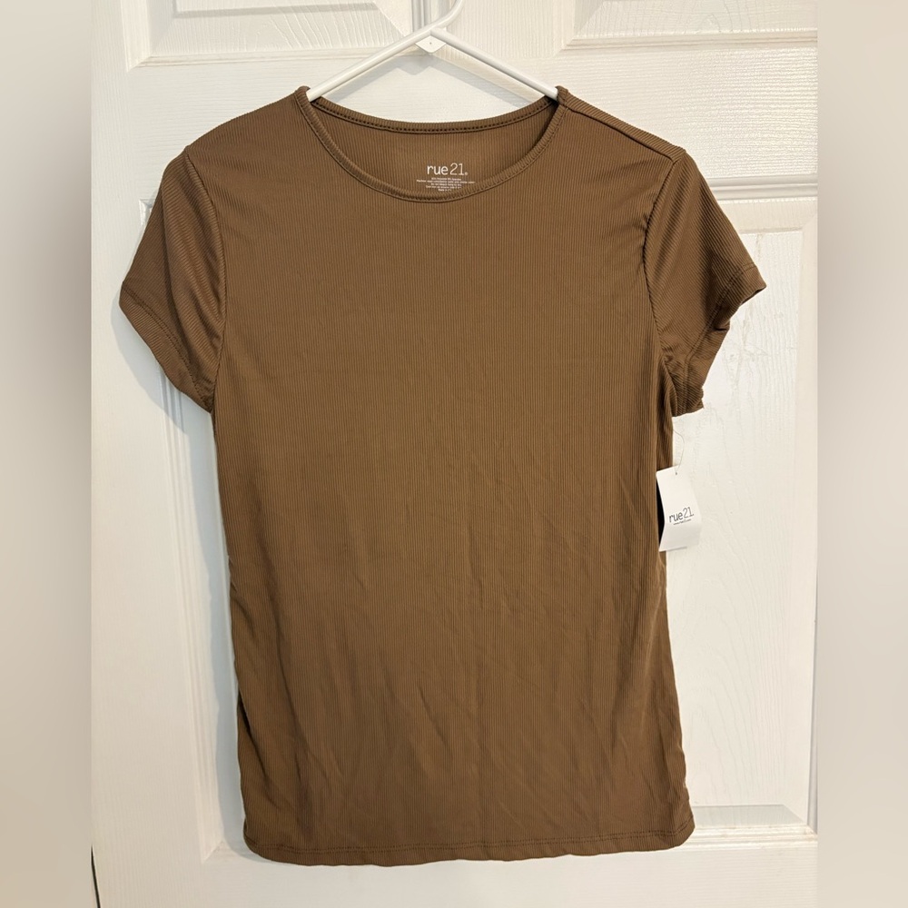 Rue21 Women's Tan Short Sleeve Tee